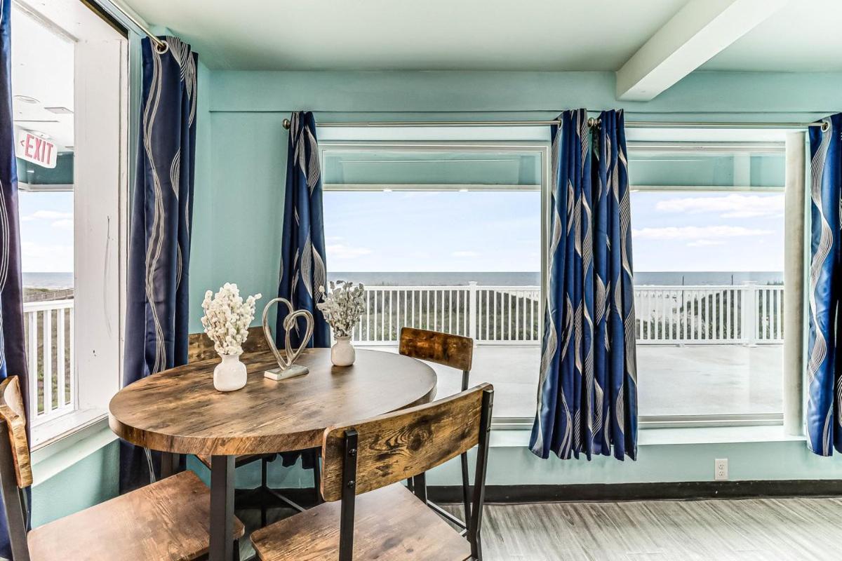 Seaside Boutique Hotel, Waves At Your Doorstep ميناء أرانساس المظهر الخارجي الصورة