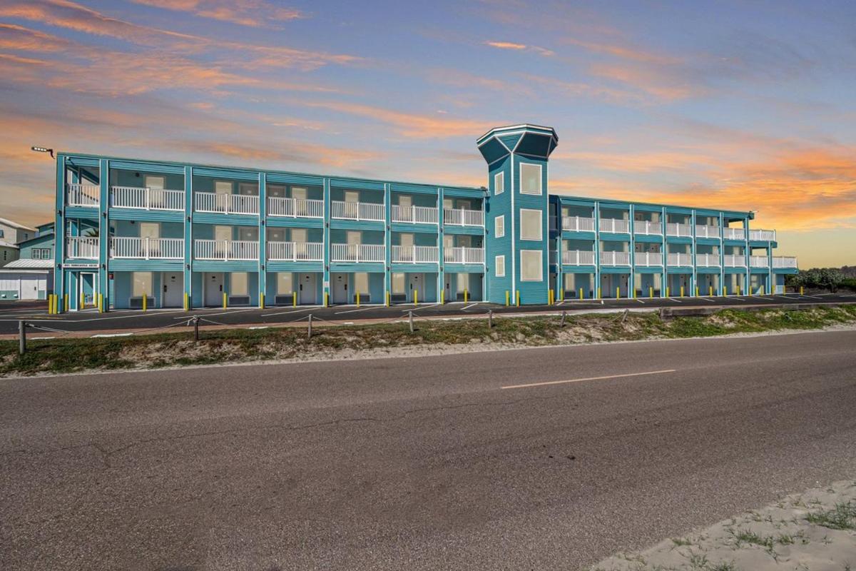 Seaside Boutique Hotel, Waves At Your Doorstep ميناء أرانساس المظهر الخارجي الصورة